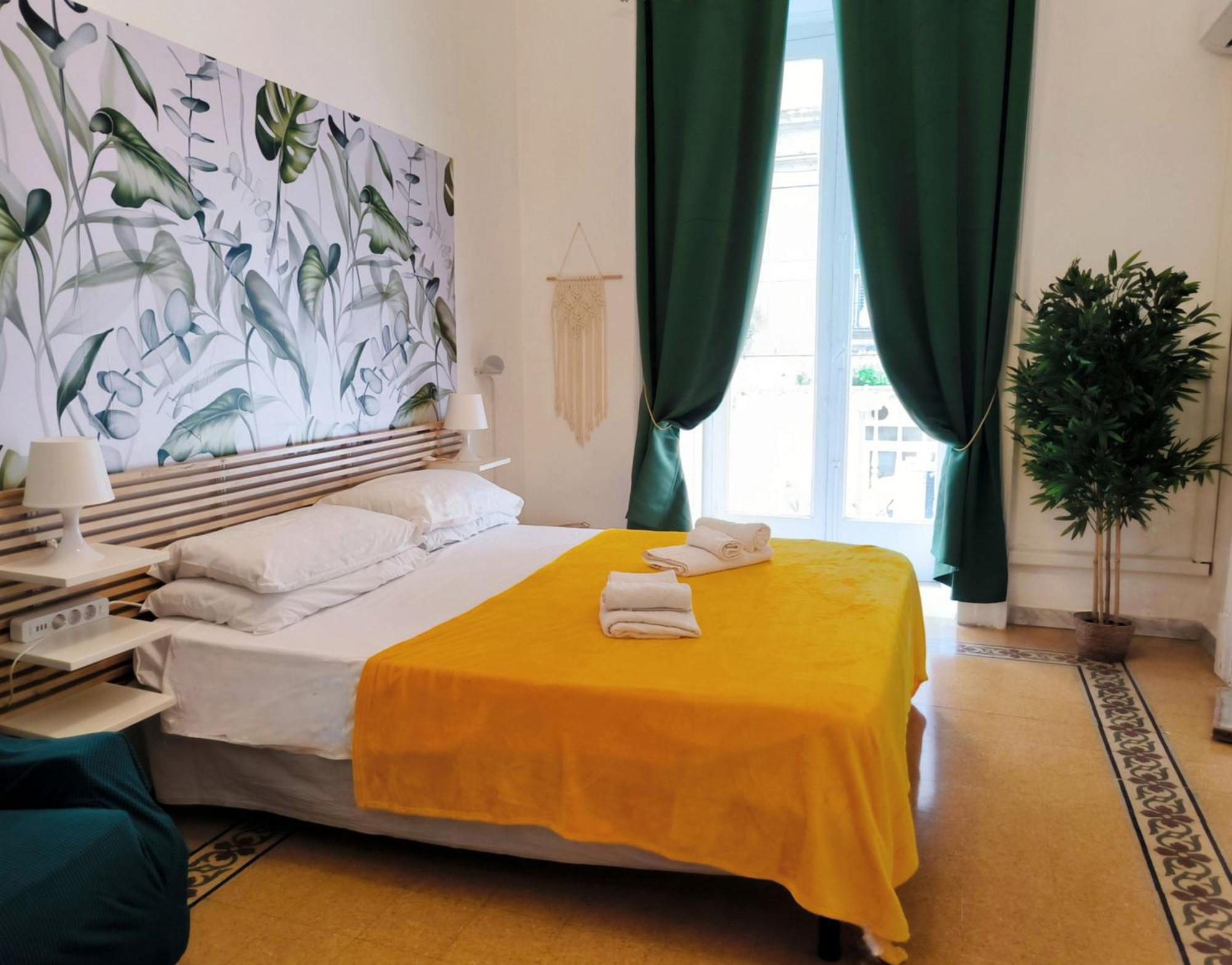 White Room 'Historic Centre' Napoli Esterno foto